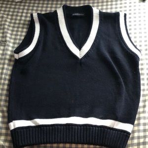 BRANDY MELVILLE SWEATER VEST 28$